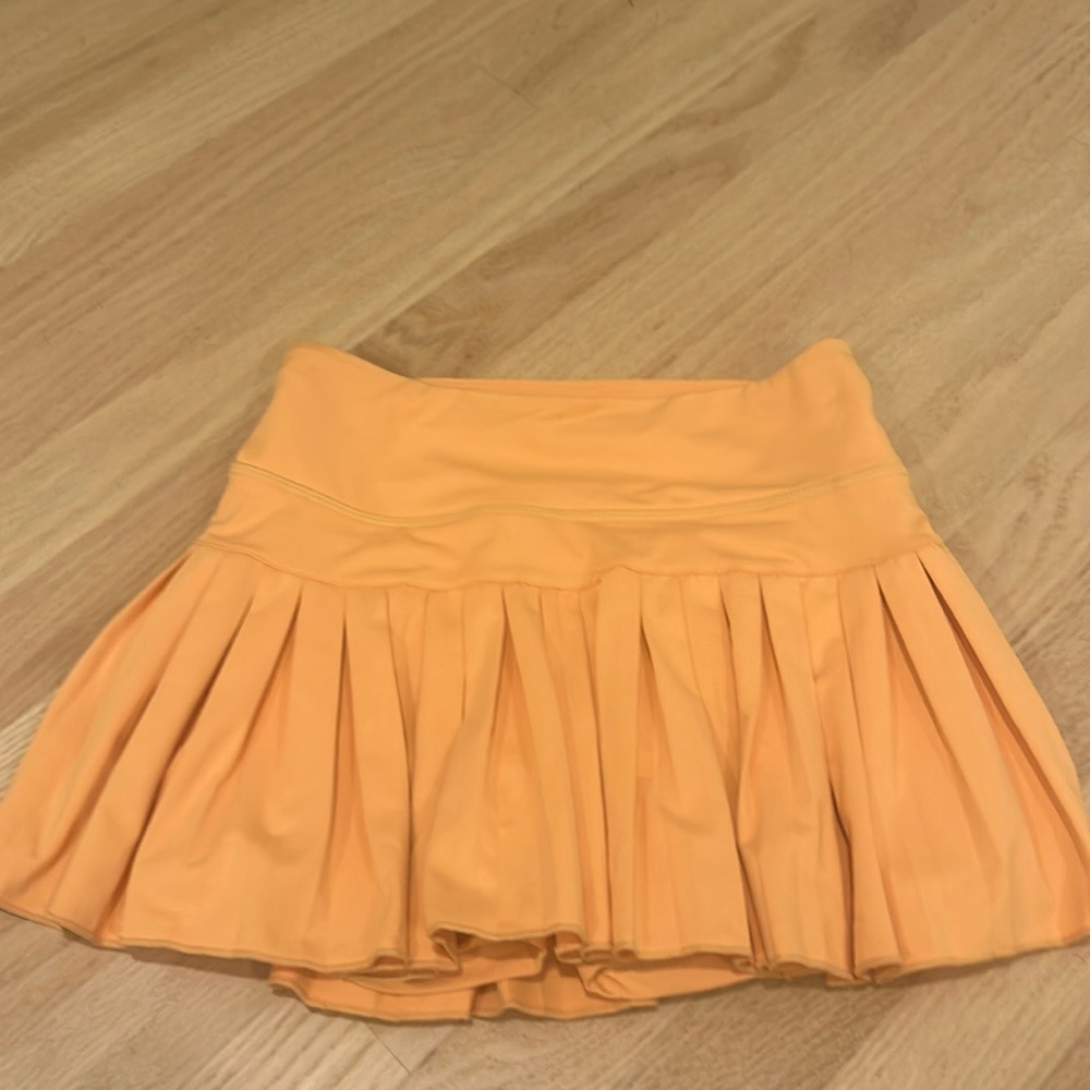 Gold Hinge Skirt
Good condition